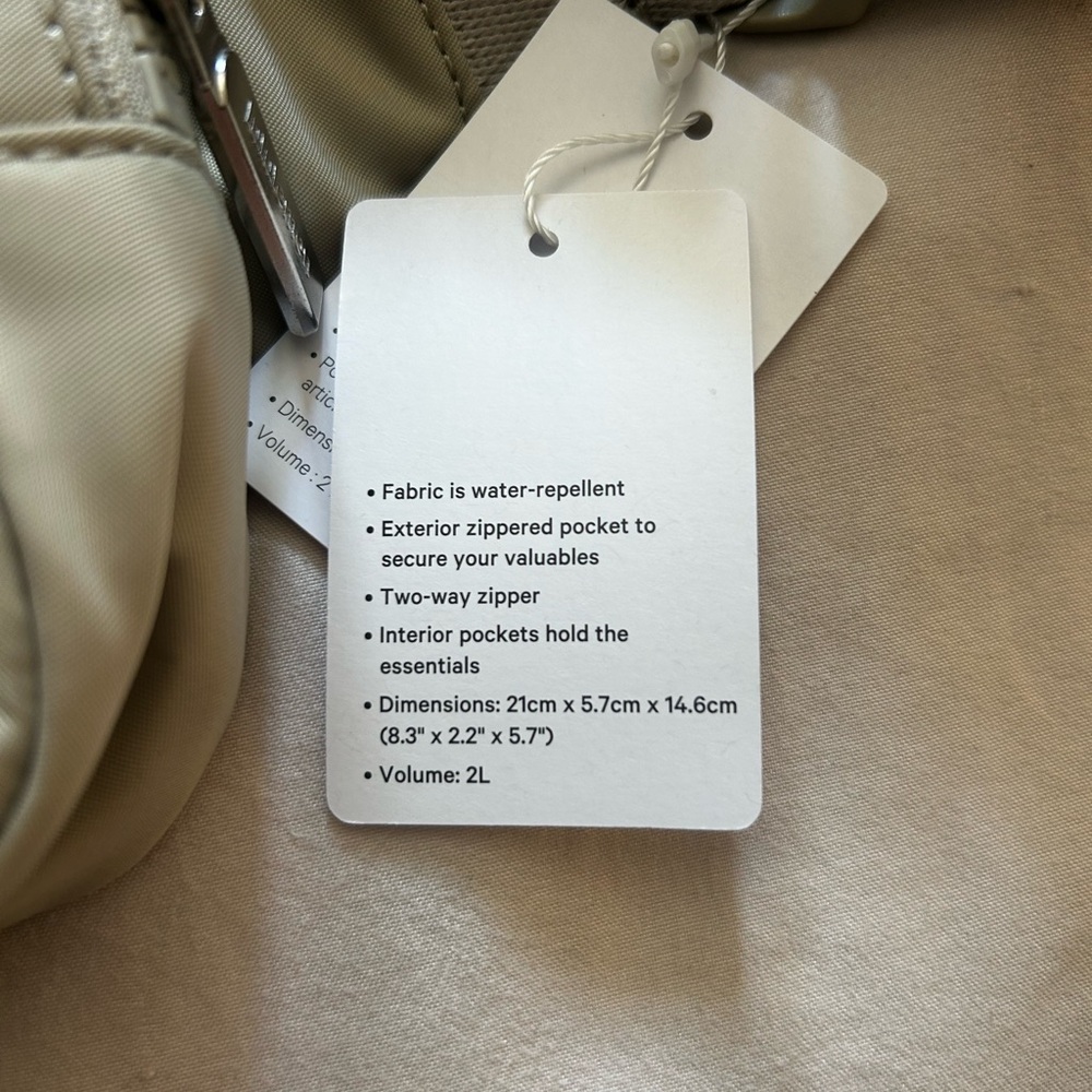 Lululemon Everyday Belt Bag in Light Gray-2L - Picture 6 of 6